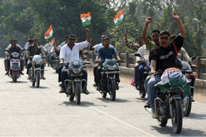 Congress supporters on a bike rally at Mariyani